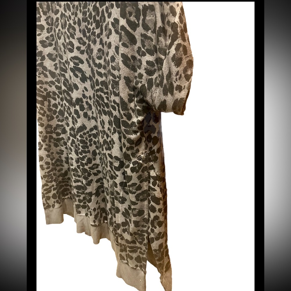 Dantelle Leopard Print Short Sleeve Knit Tunic Size 1X - Picture 4 of 5